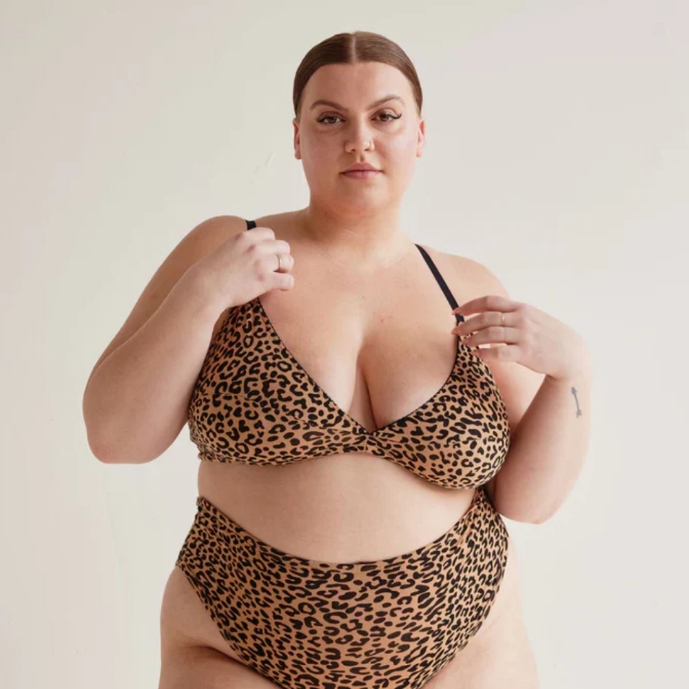 Arq Magda burgundy Bralette